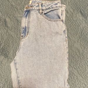 Light Blue PacSun mom jeans. Size 28